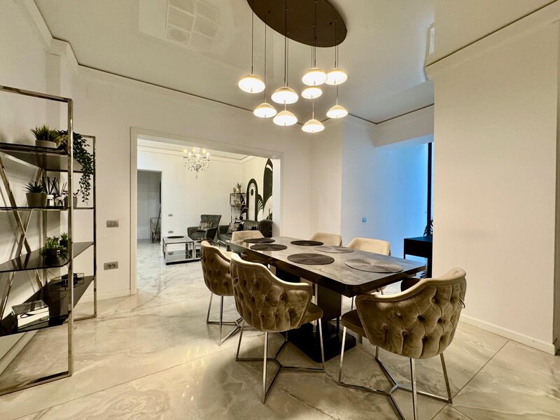 Armeneasca Apartament spatios si modern in imobil reconsolidat