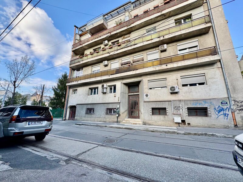 Armeneasca Apartament spatios si modern in imobil reconsolidat